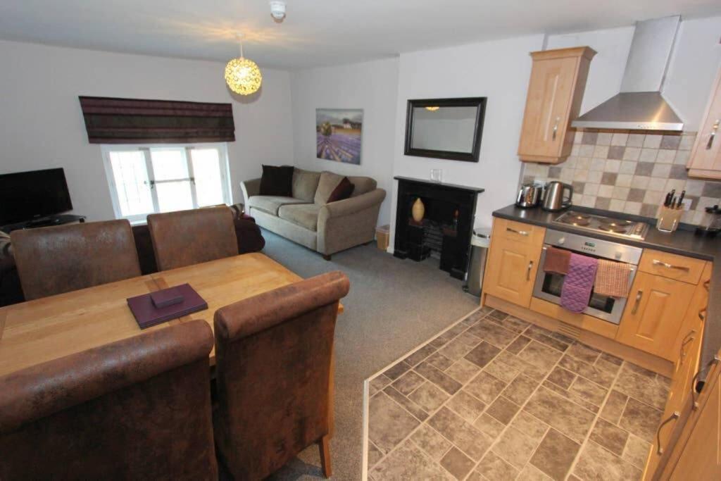 Top Floor Character Apartment In The Heart Of The City Centre Chester Luaran gambar